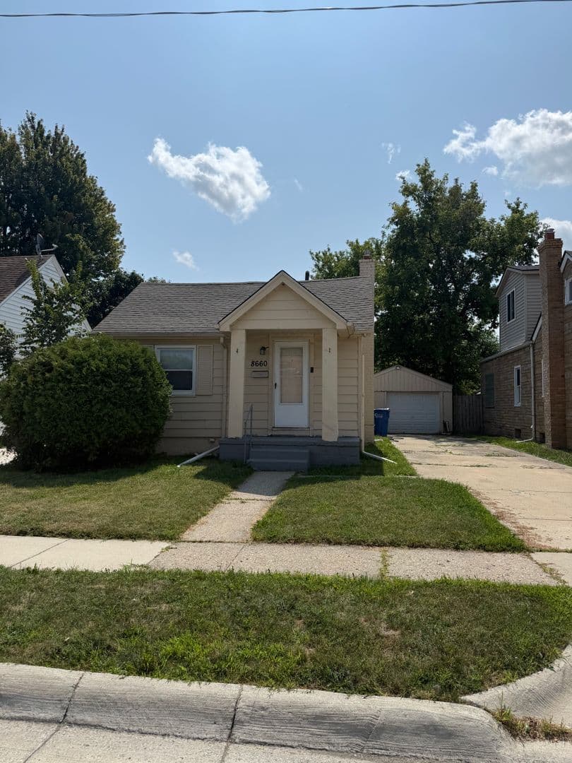 Warren House: 8660 Timken Ave
