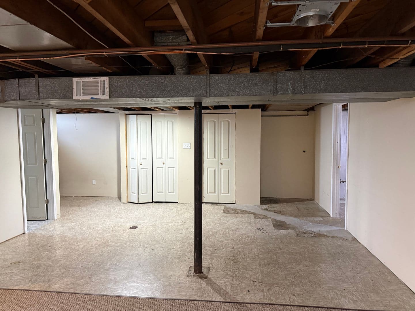 Warren House: 4583 E Thirteen Mile Rd