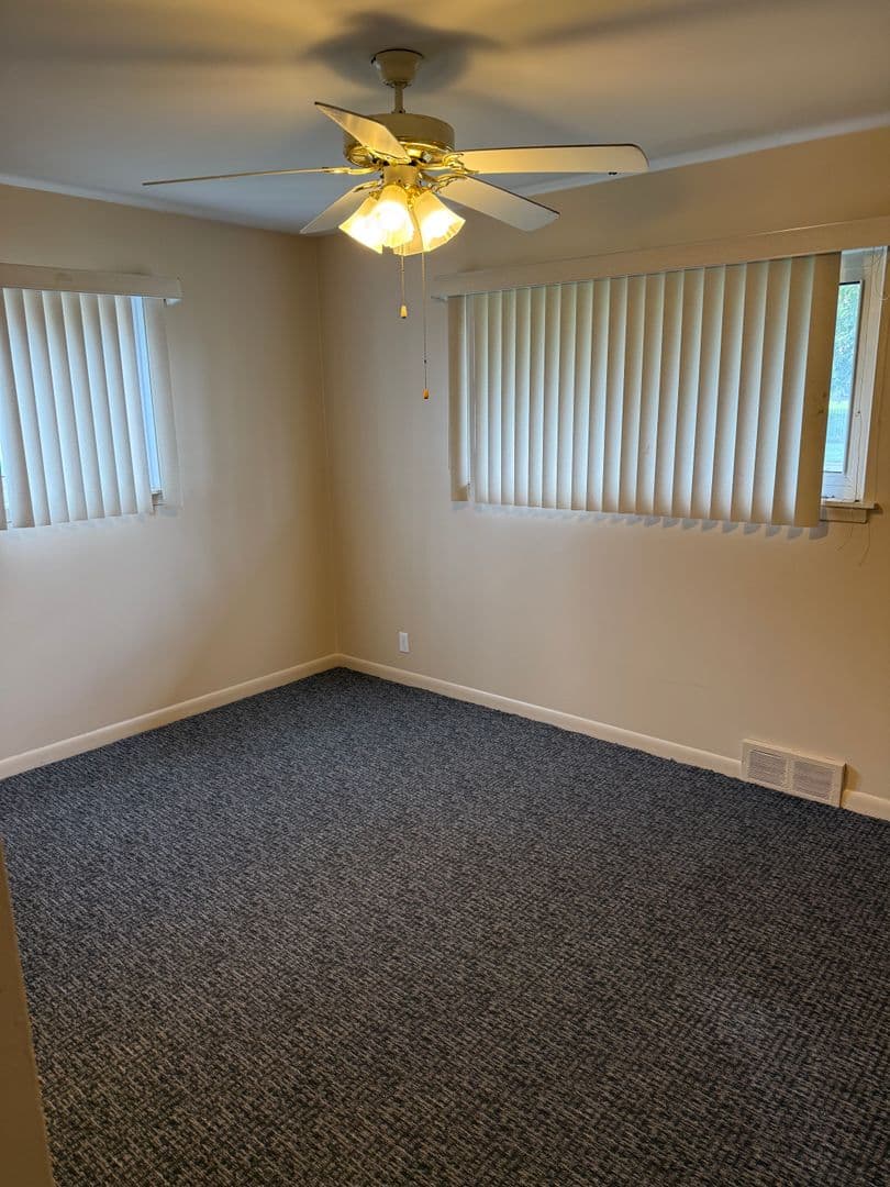 Warren House: 4583 E Thirteen Mile Rd