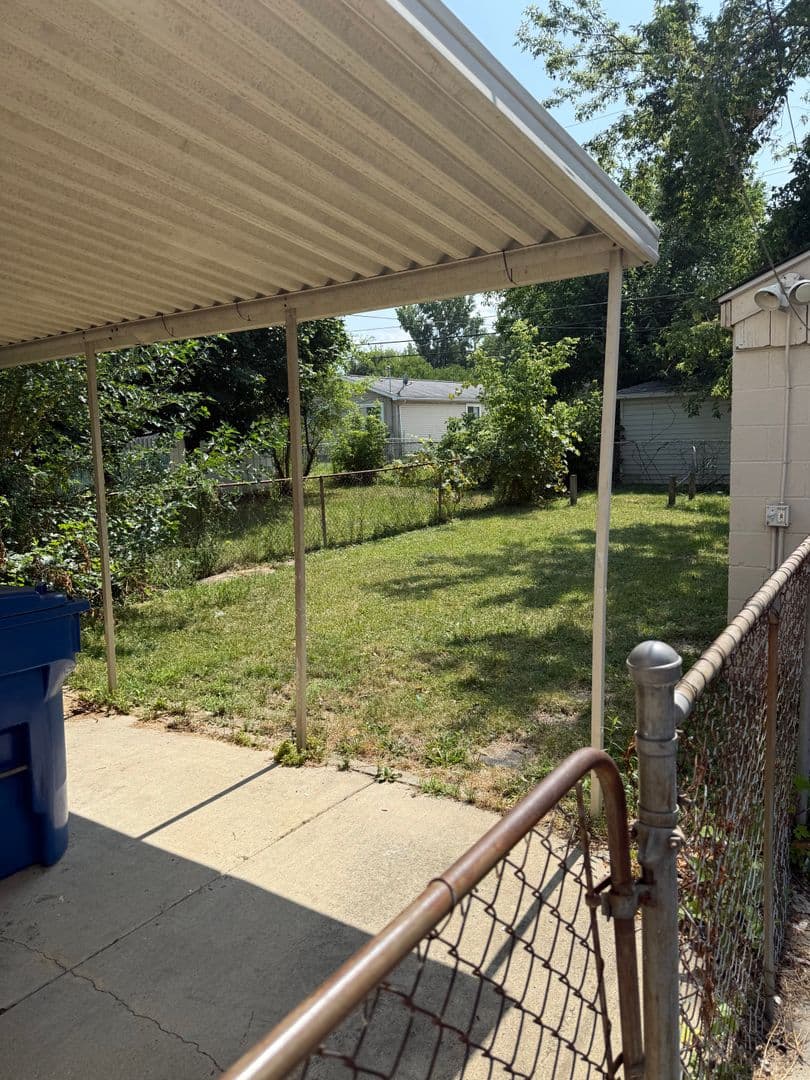 Warren House: 8660 Timken Ave