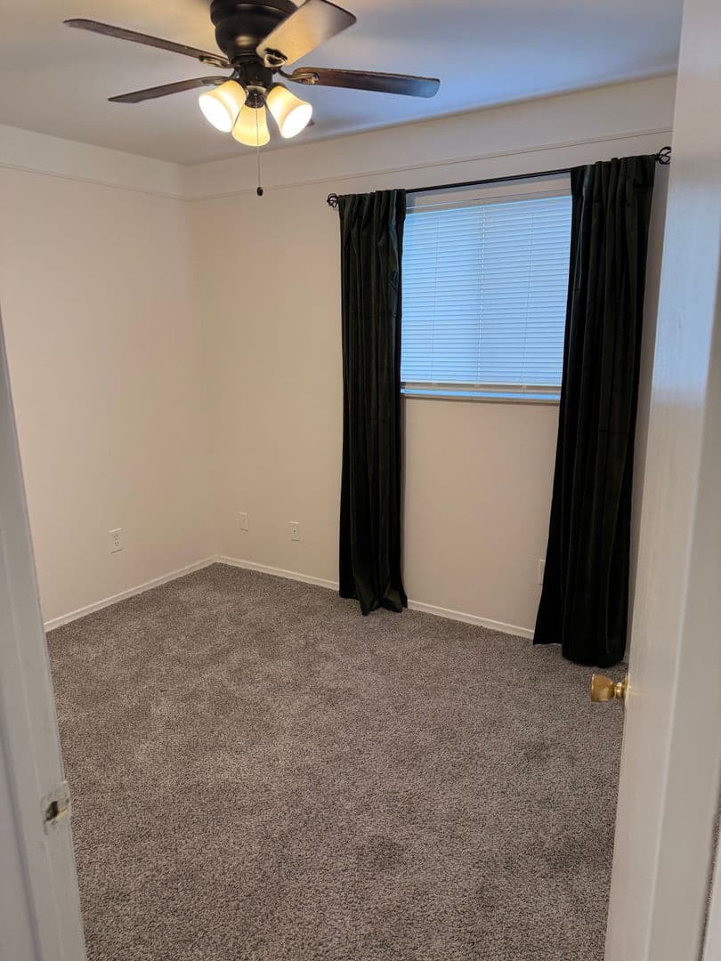 Madison Heights House: 27840 Groveland St