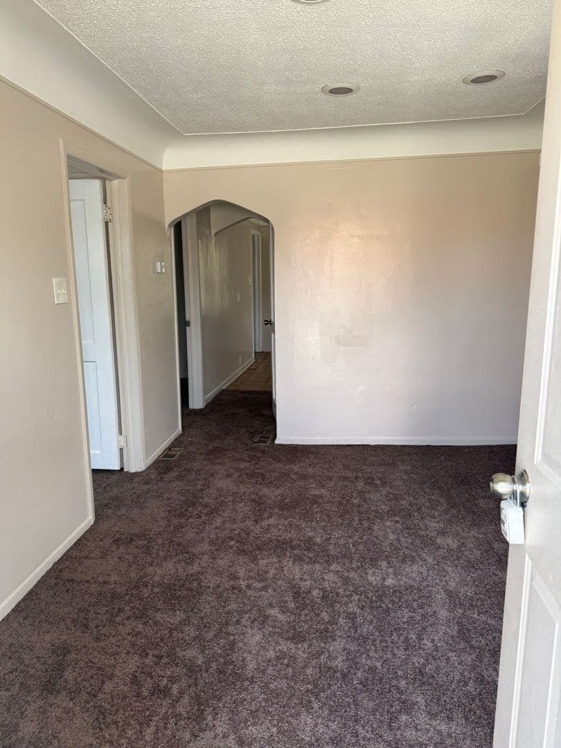 Warren House: 8660 Timken Ave