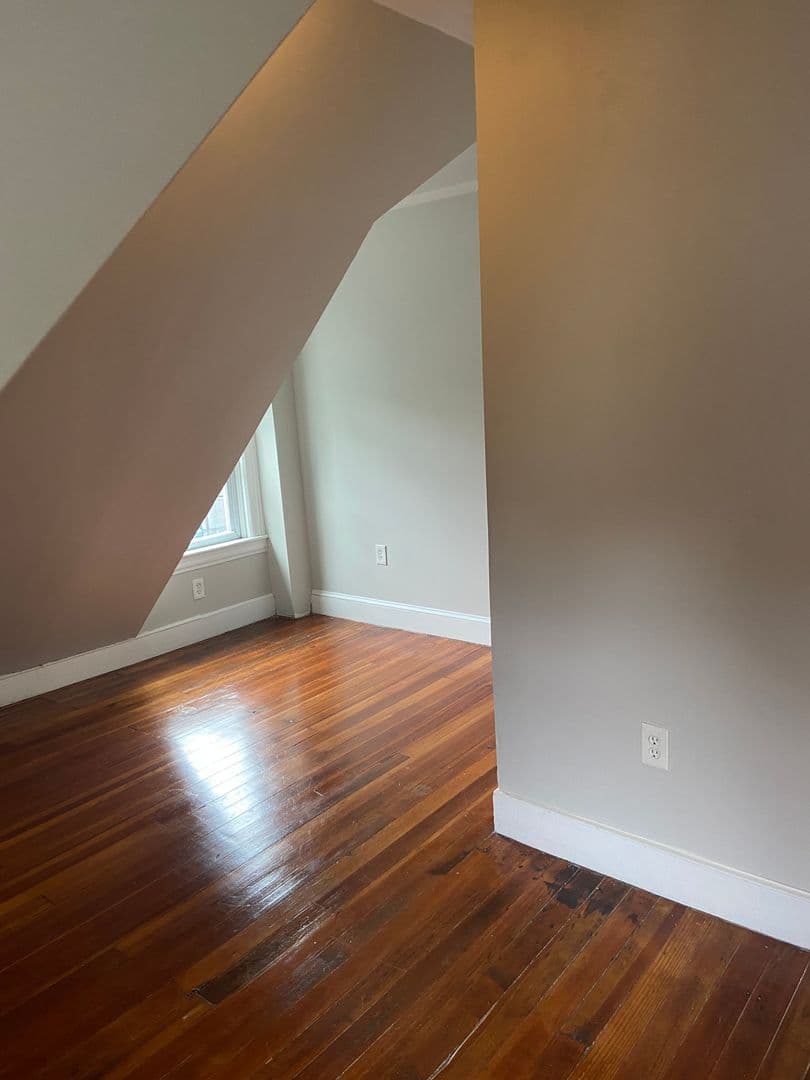Providence Apartment: 94 Oakland Ave.