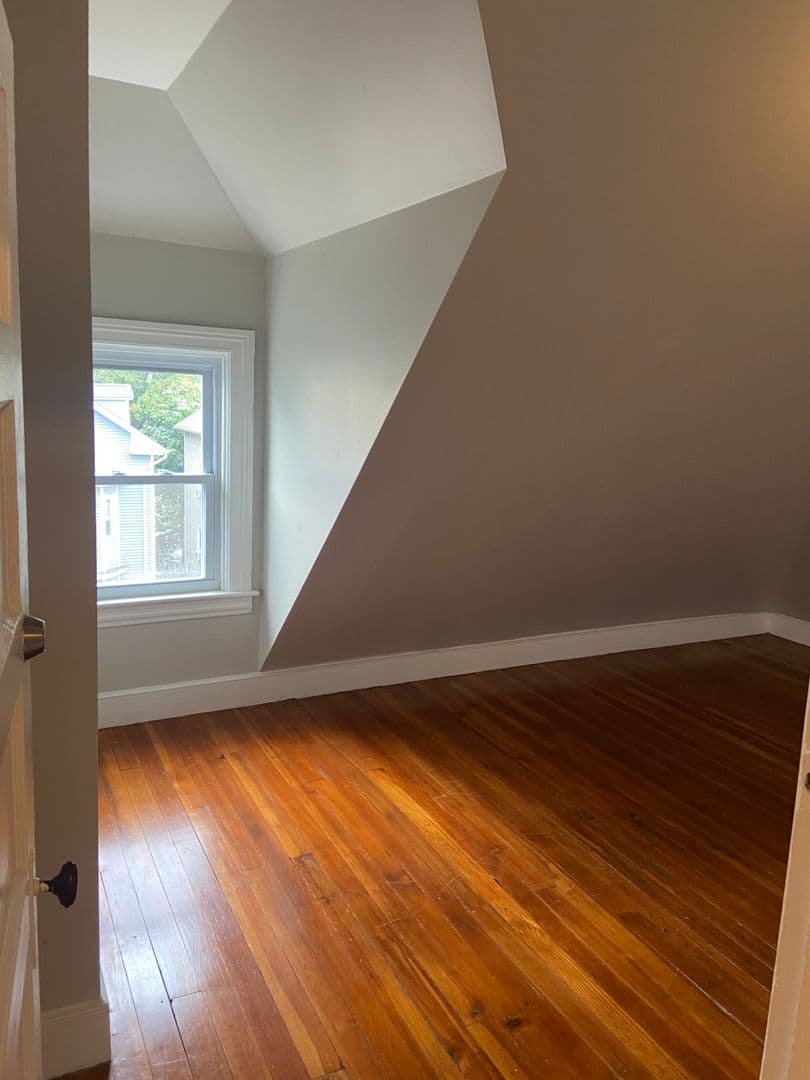 Providence Apartment: 94 Oakland Ave.