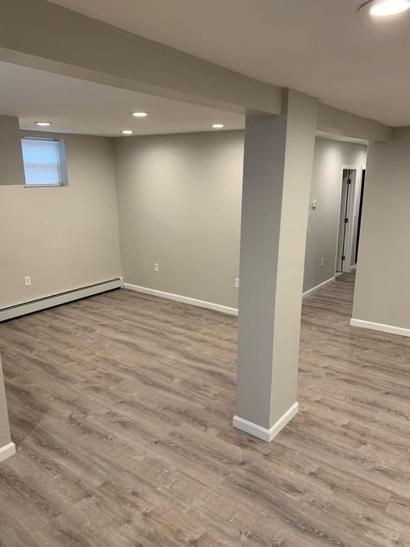 Providence Apartment: 823 River Avenue