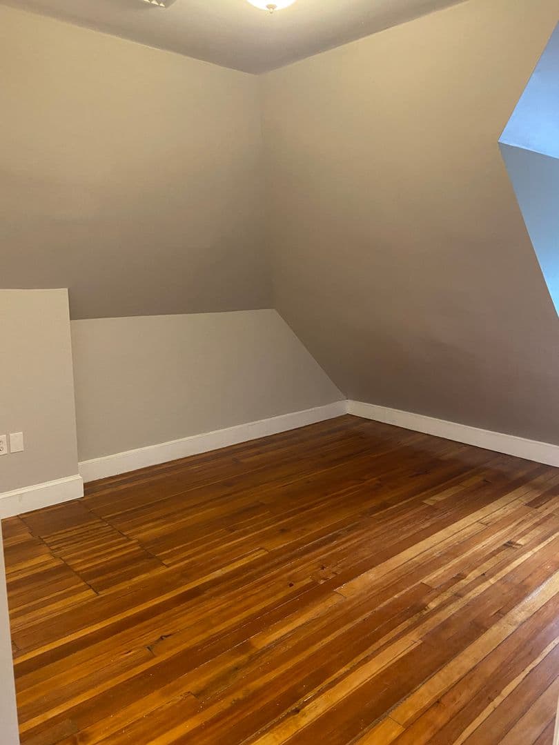 Providence Apartment: 94 Oakland Ave.