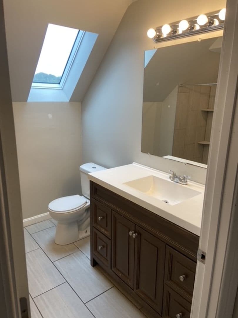 Providence Apartment: 94 Oakland Ave.