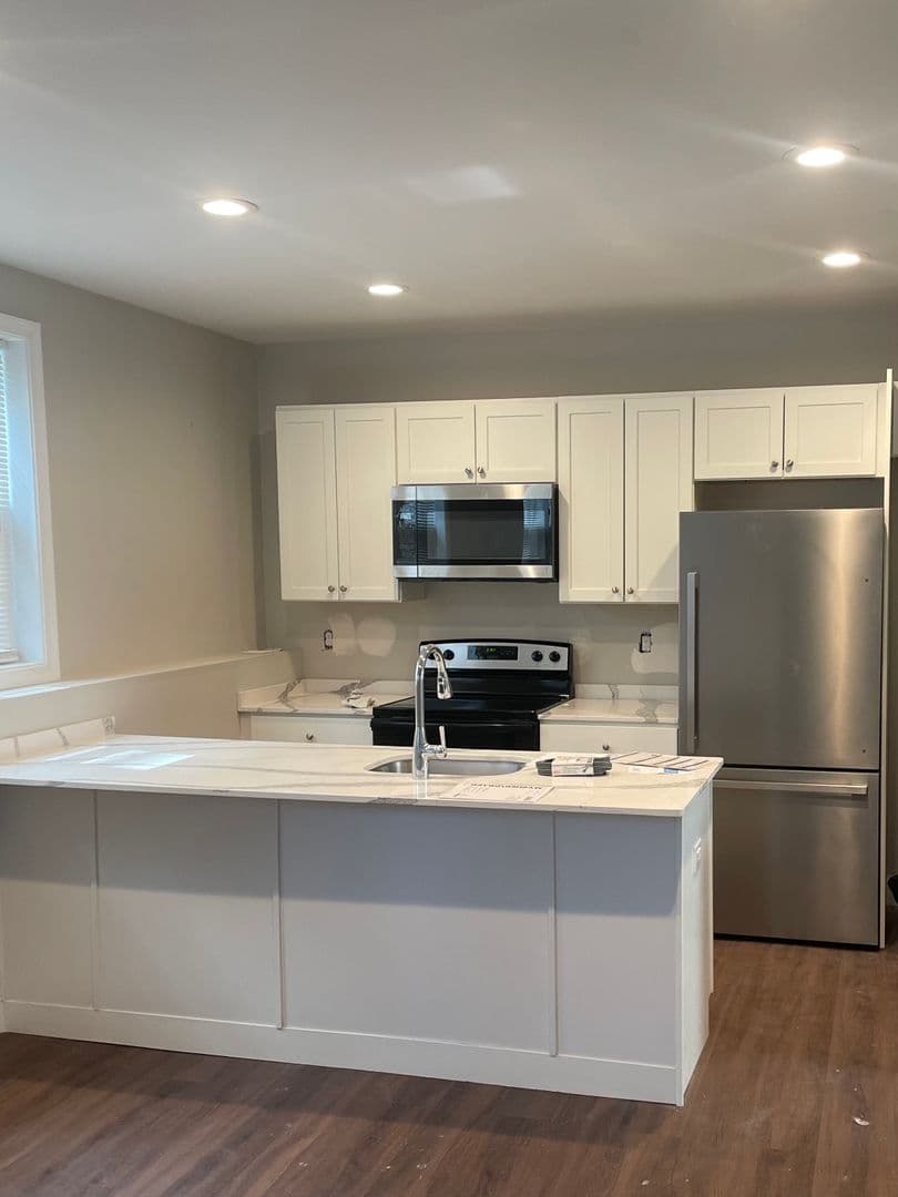 Providence Apartment: 413 Admiral Street