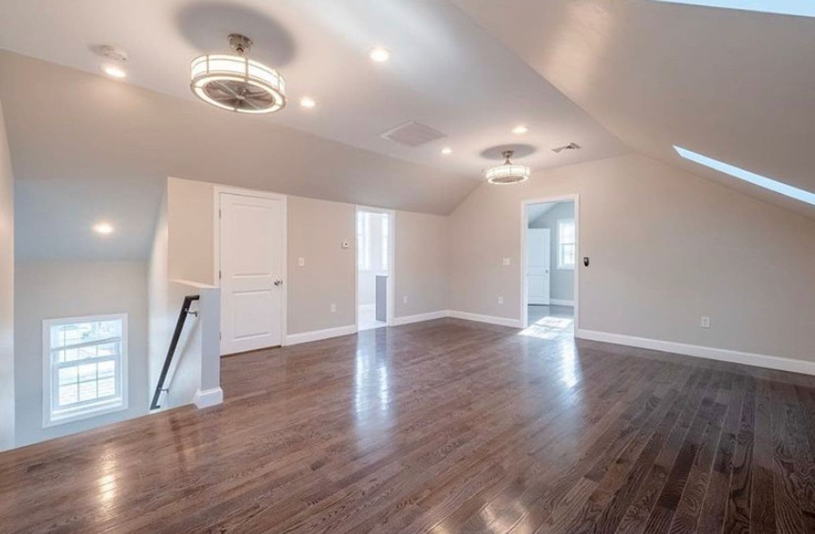 Providence Apartment: 118 Radcliffe Ave
