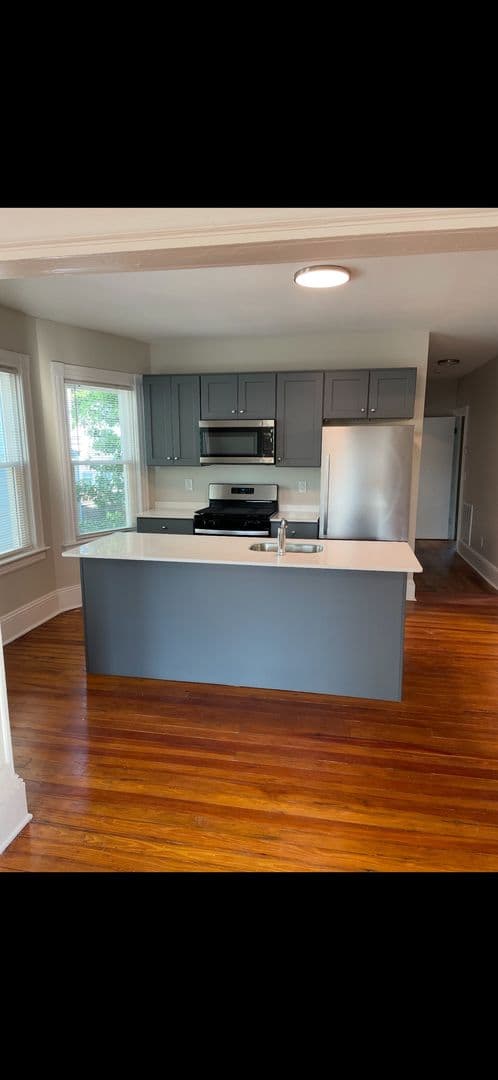 Providence Apartment: 150 Oakland Ave