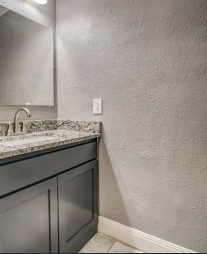 Dallas House: 7027 Coleshire Dr.