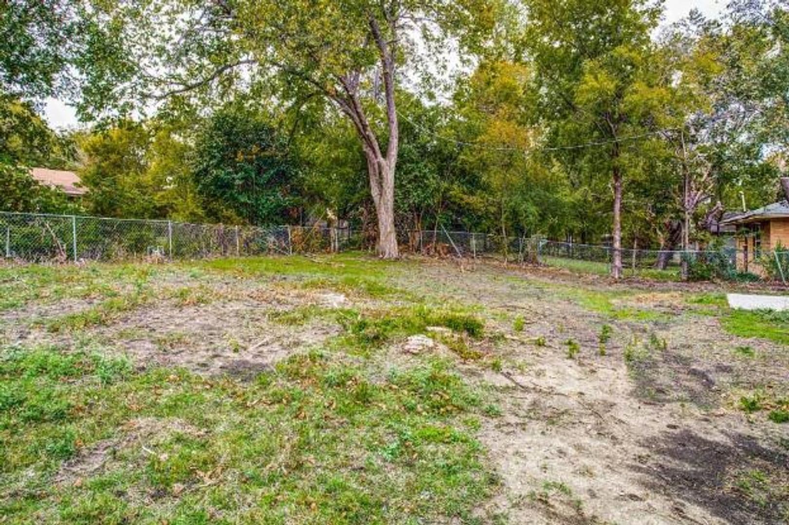 Dallas House: 7027 Coleshire Dr.