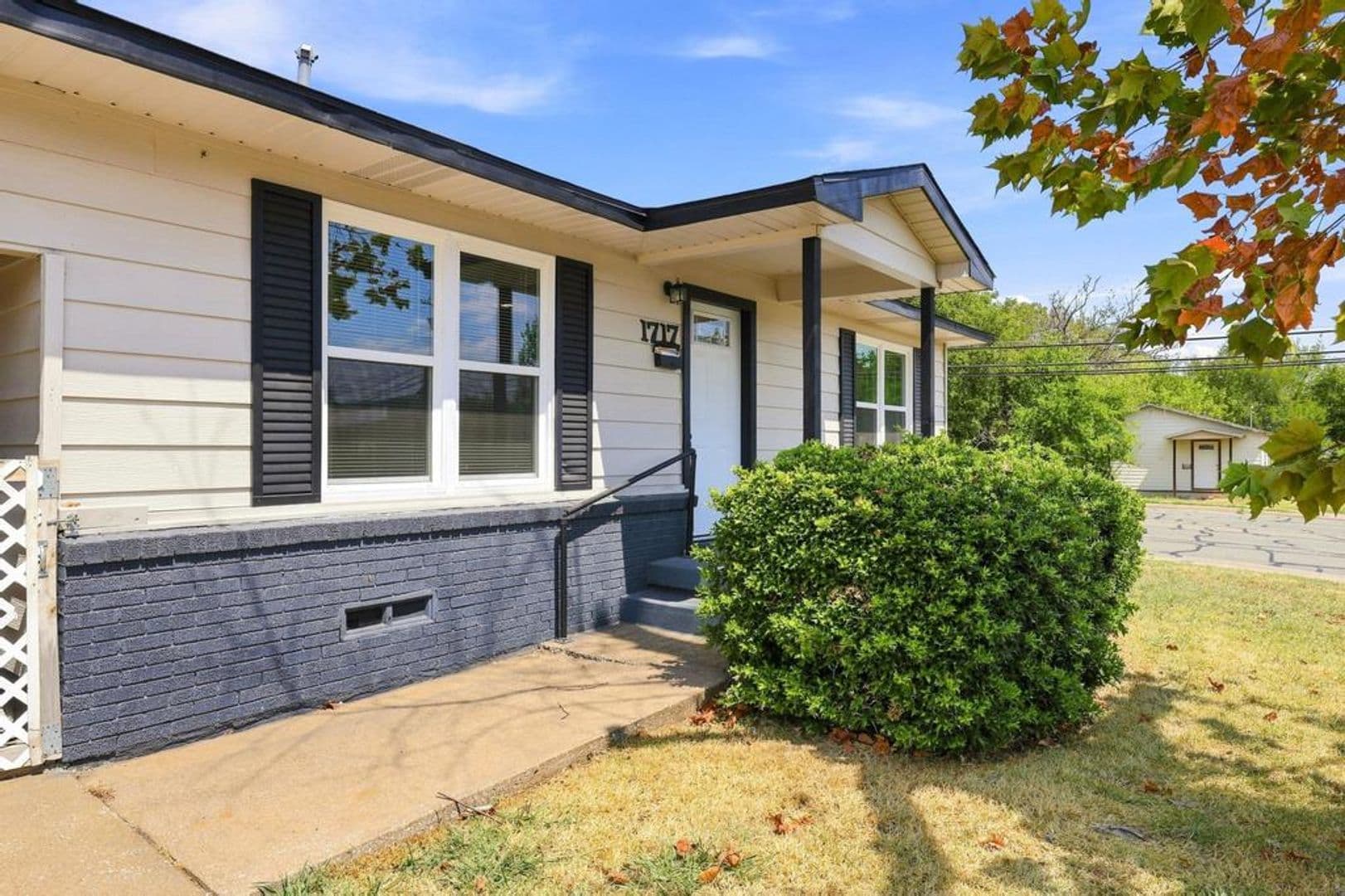 Sherman House: 1717 E. Cherry St.