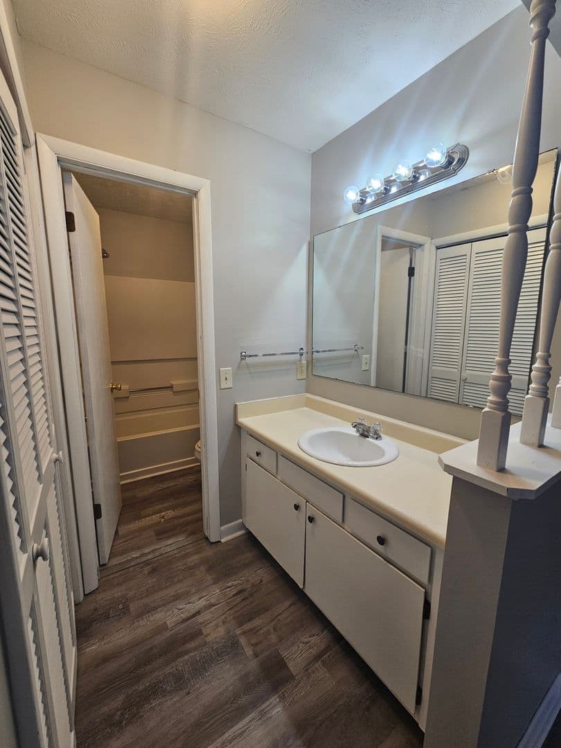 Fayetteville House: 7360 Van Grayson Loop