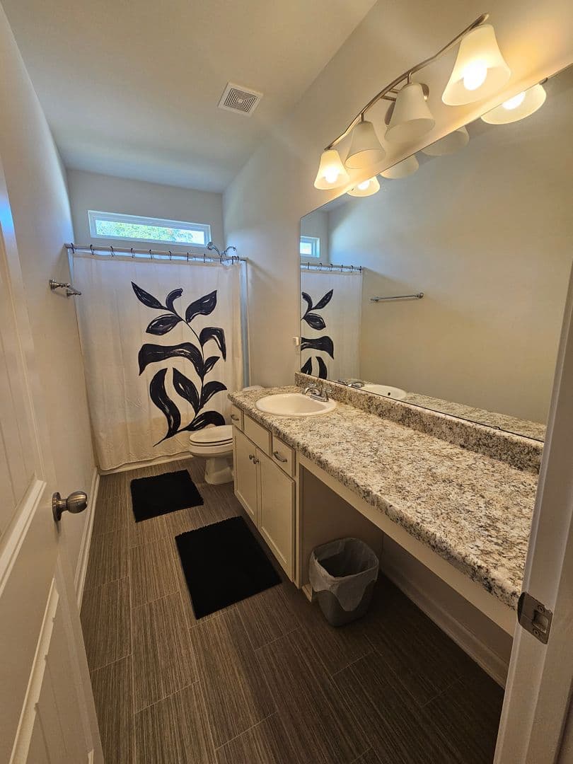 Sanford House: 514 Lionheart Lane