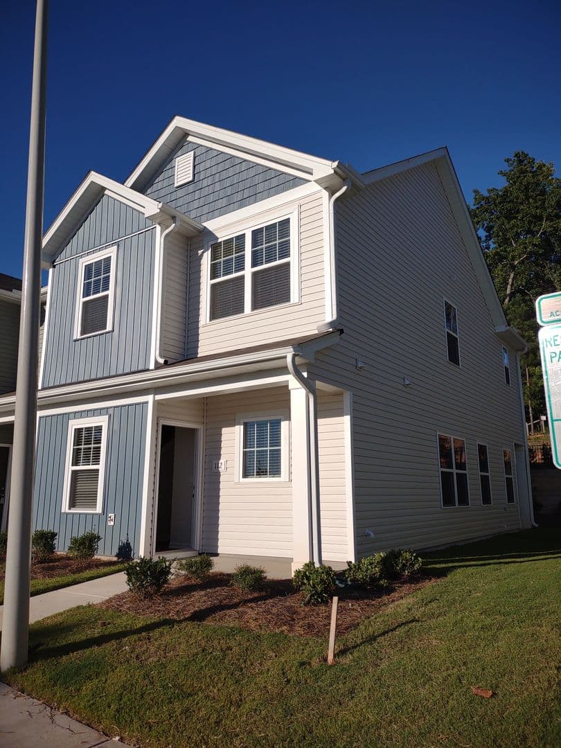 Sanford House: 112 Chandler Court