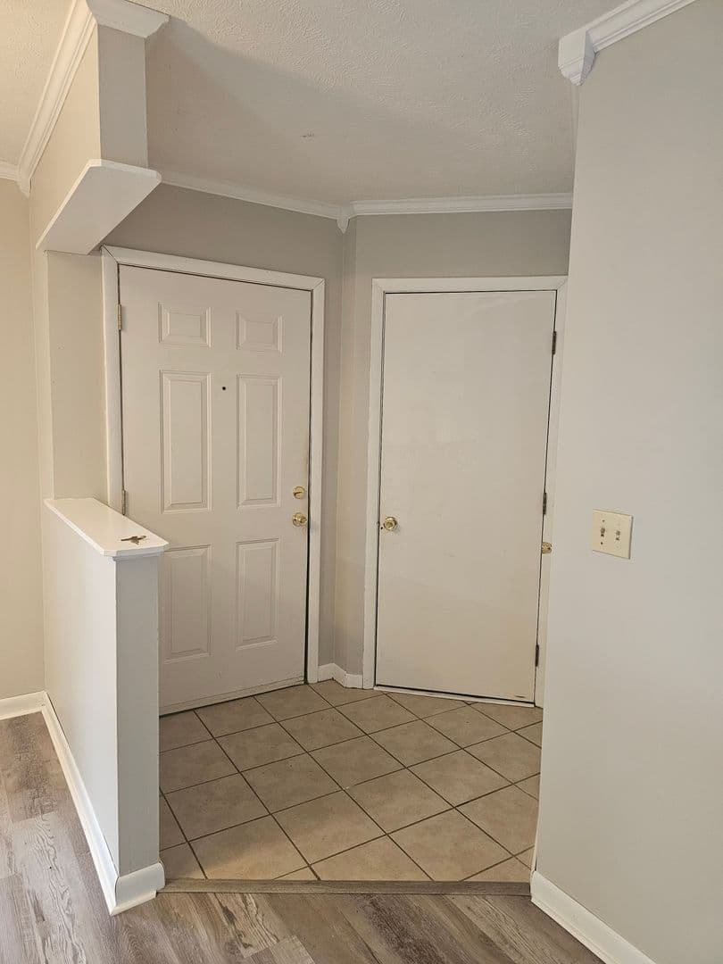 Fayetteville House: 7360 Van Grayson Loop
