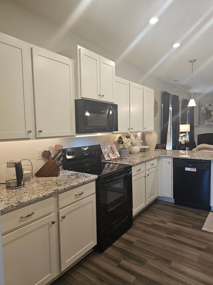 Sanford House: 514 Lionheart Lane