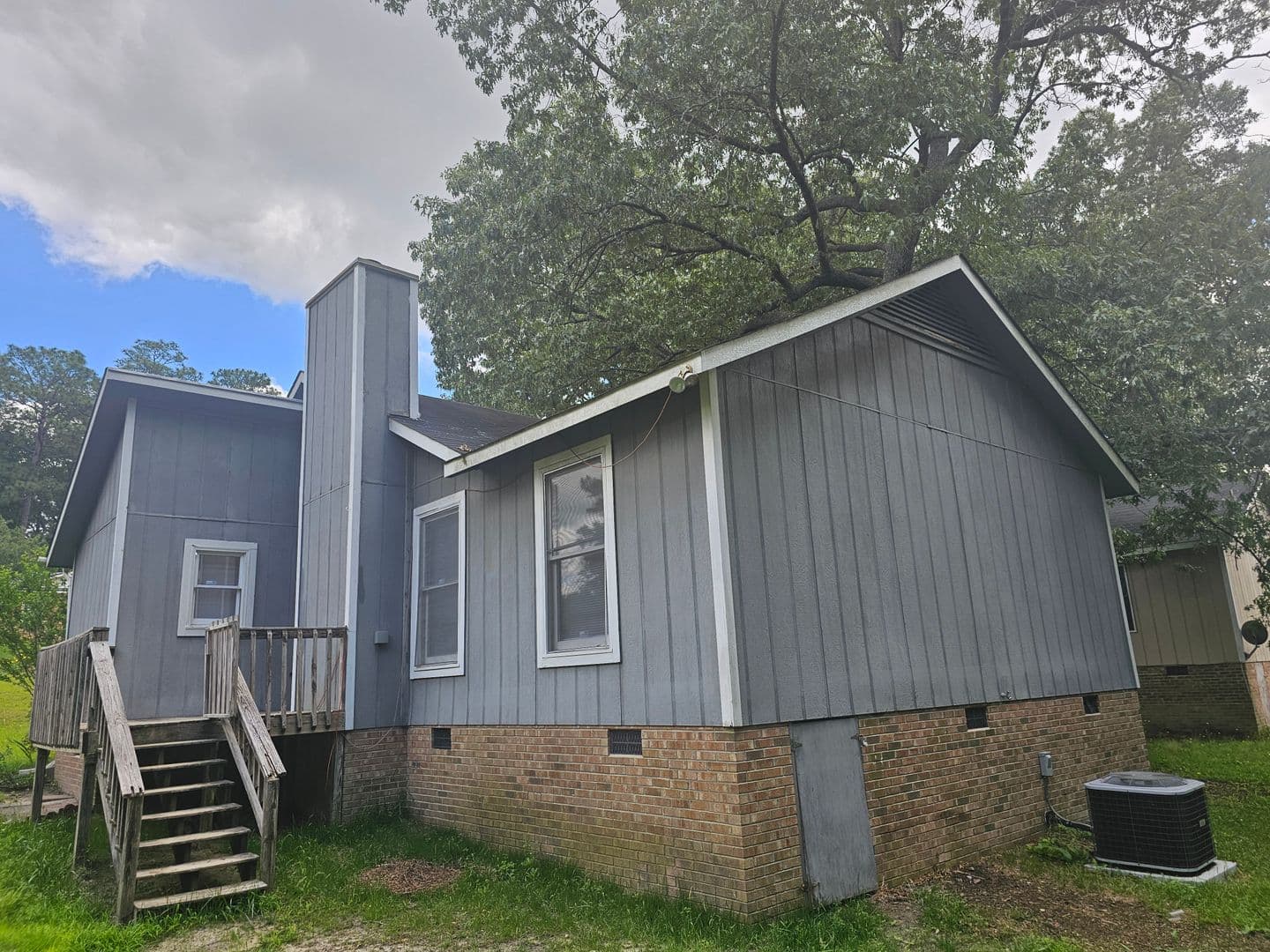 Fayetteville House: 7360 Van Grayson Loop
