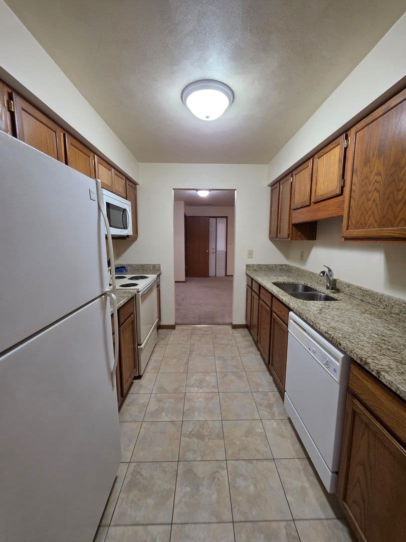 Rockford Apartment: 6297 Garrett Lane