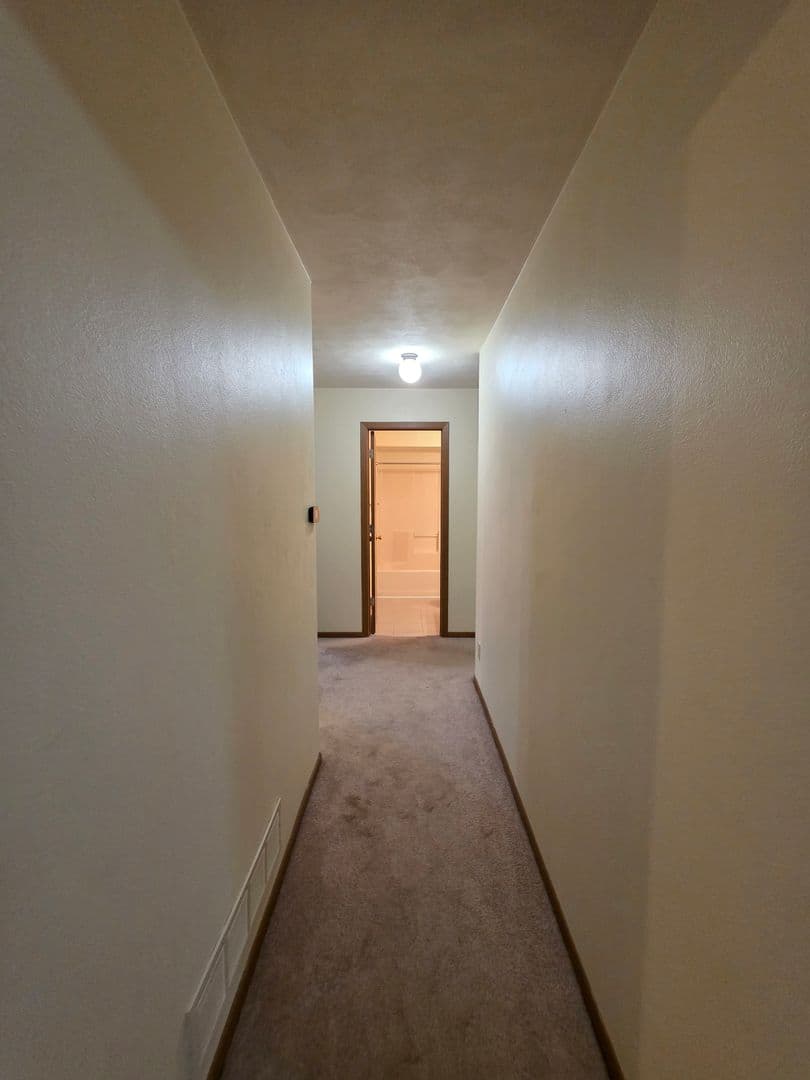 Rockford Apartment: 6297 Garrett Lane