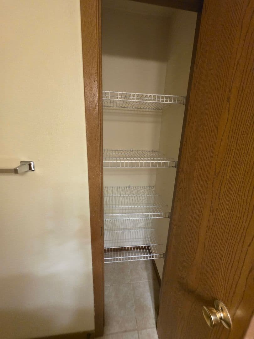 Rockford Apartment: 6297 Garrett Lane