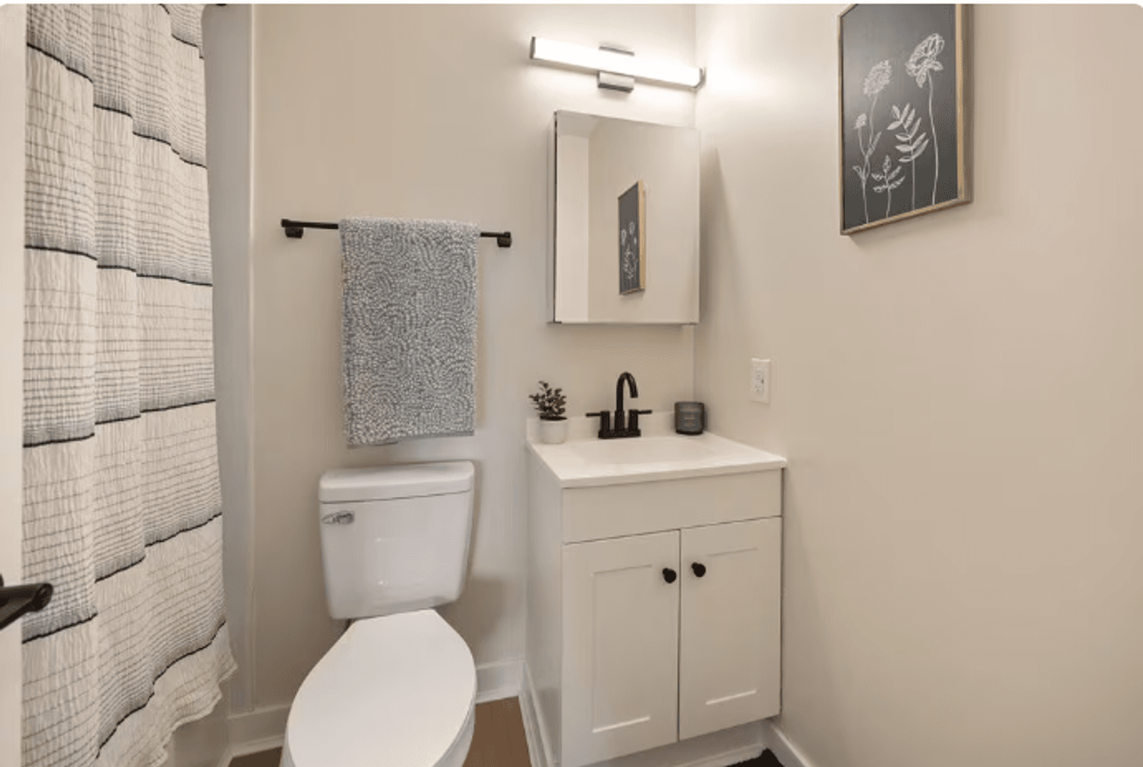 Liverpool Apartment: 7426 Henry Clay Blvd