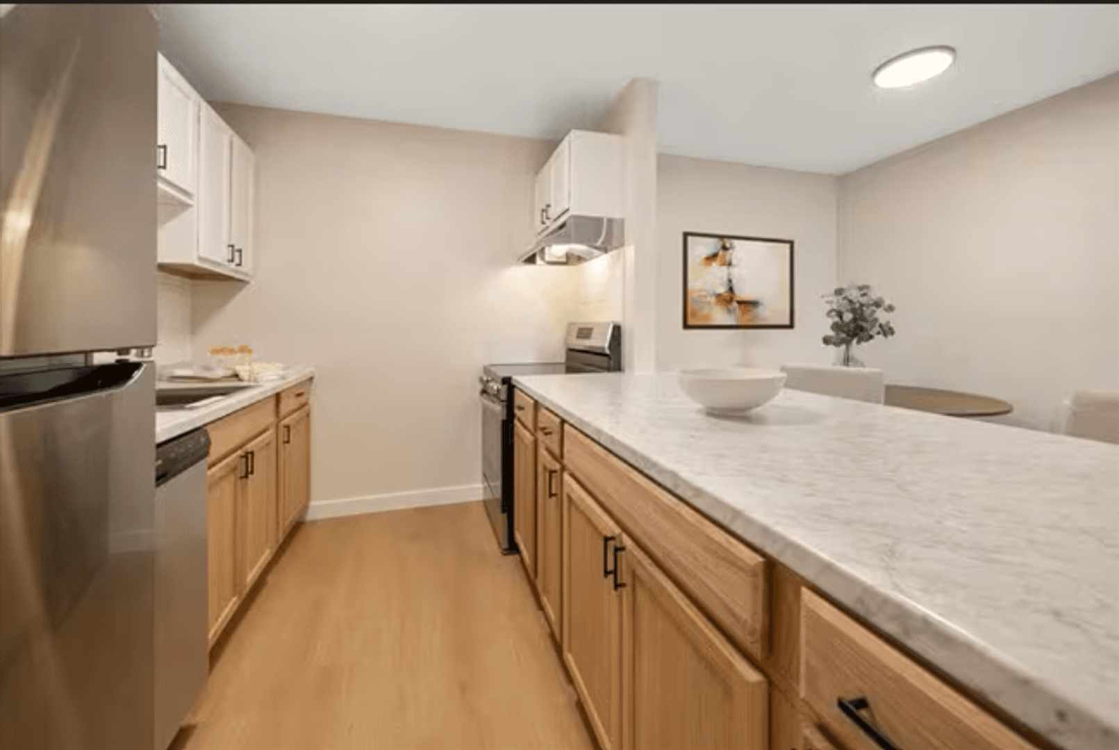 Liverpool Apartment: 4320 Arlington Cir