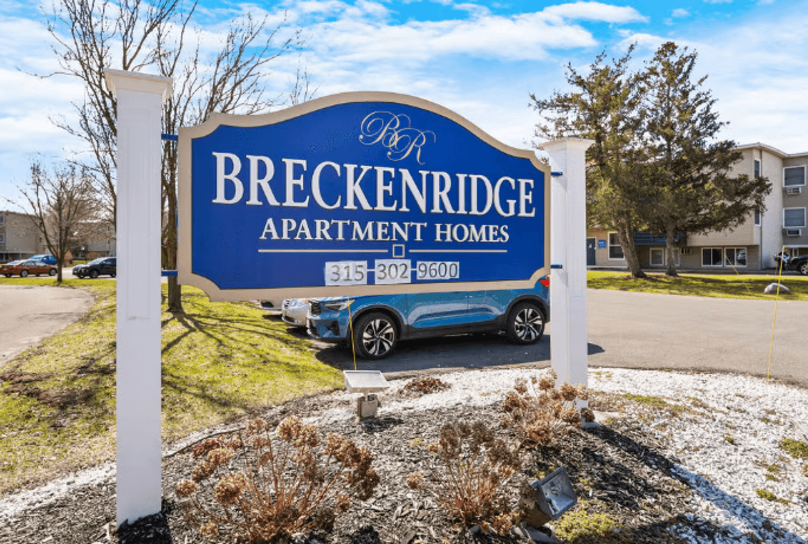 Liverpool Apartment: 4320 Arlington Cir
