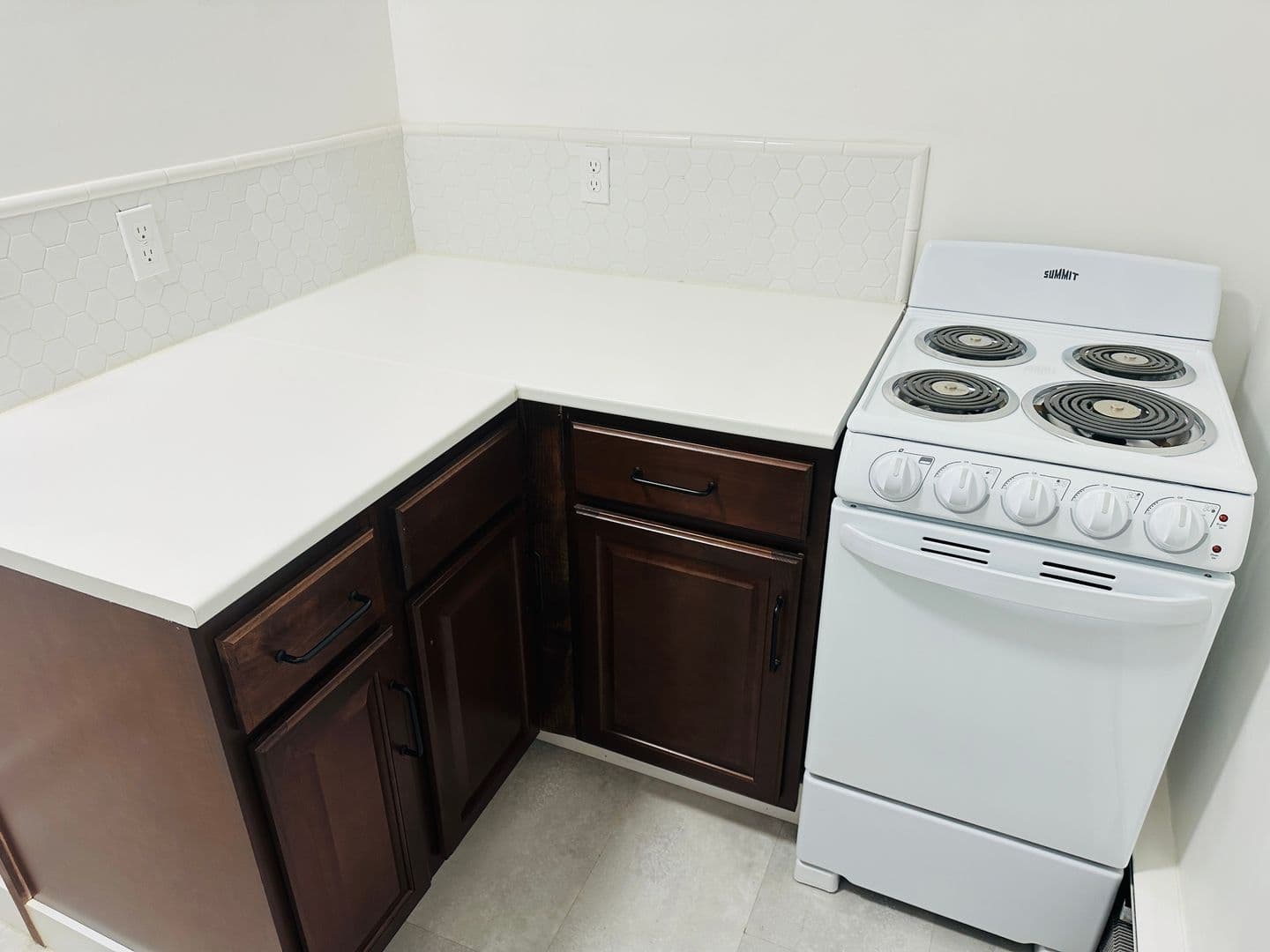 Laurel Apartment: 711 E. Main St. #5