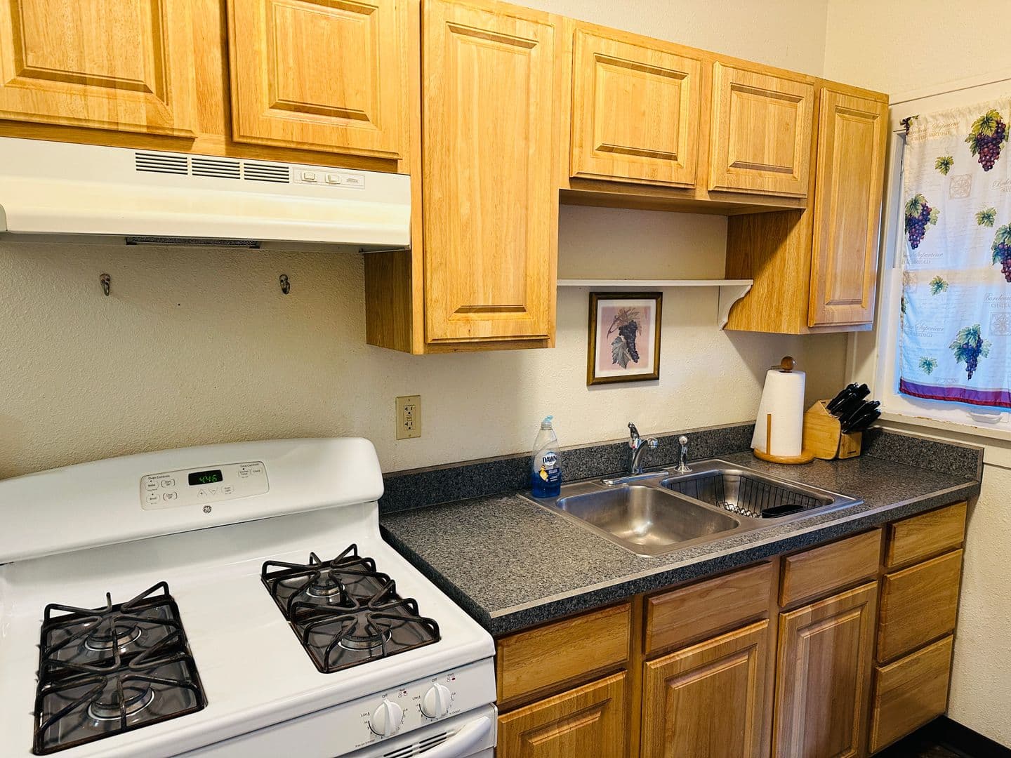Billings Apartment: 3404 2nd Ave. N. #6
