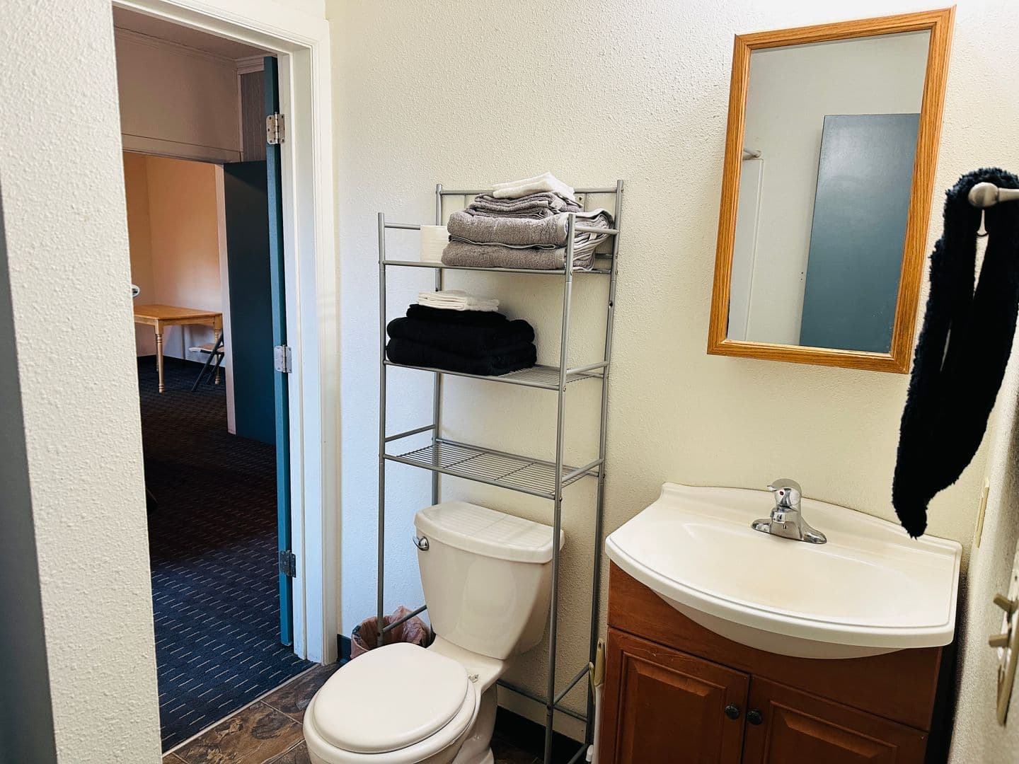 Billings Apartment: 3404 2nd Ave. N. #6