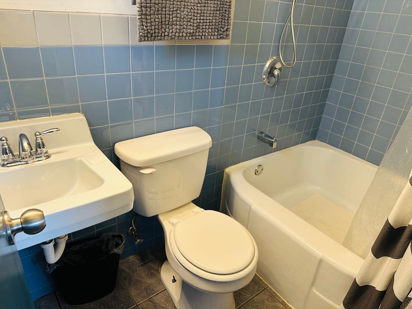 Billings Apartment: 3404 2nd Ave. N. #26