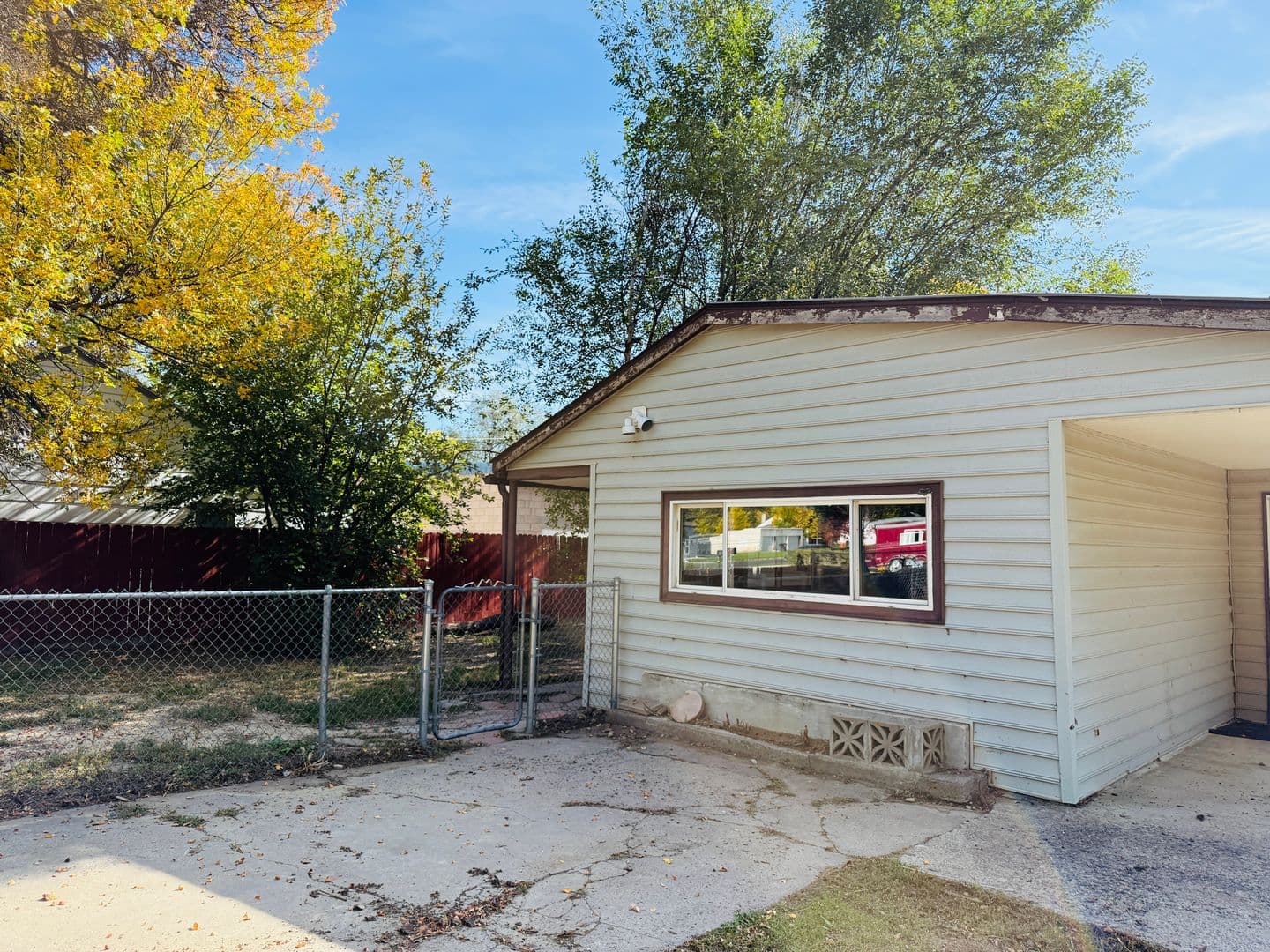 Billings Apartment: 1006 Howard Ave.