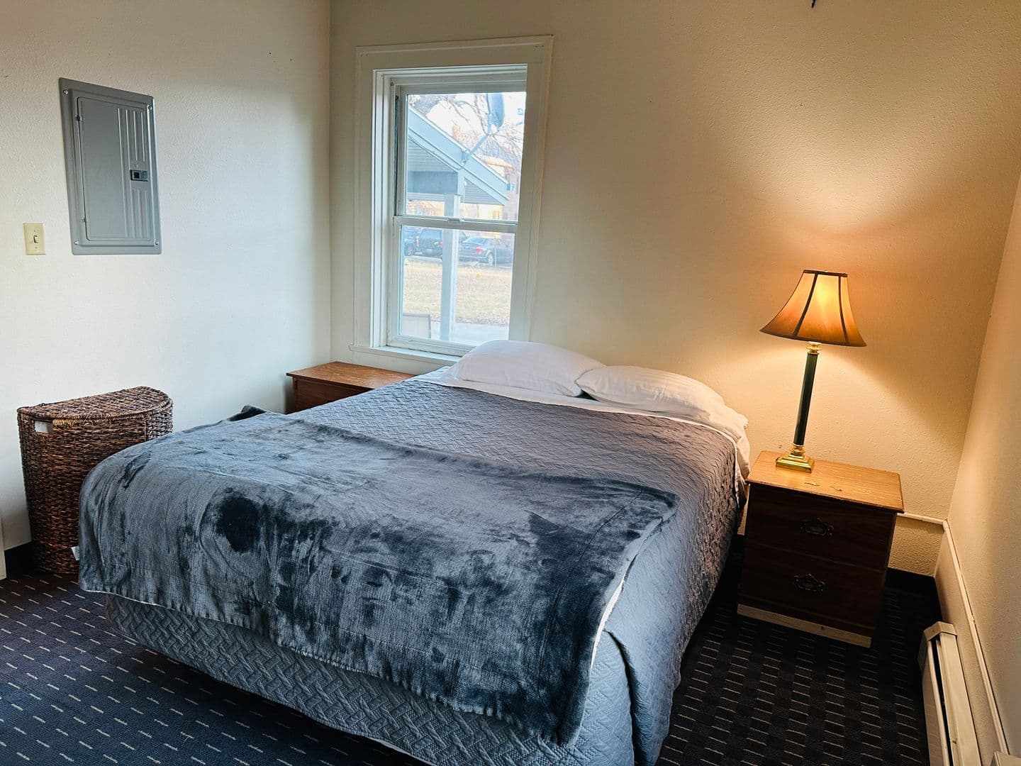 Billings Apartment: 3404 2nd Ave. N. #6