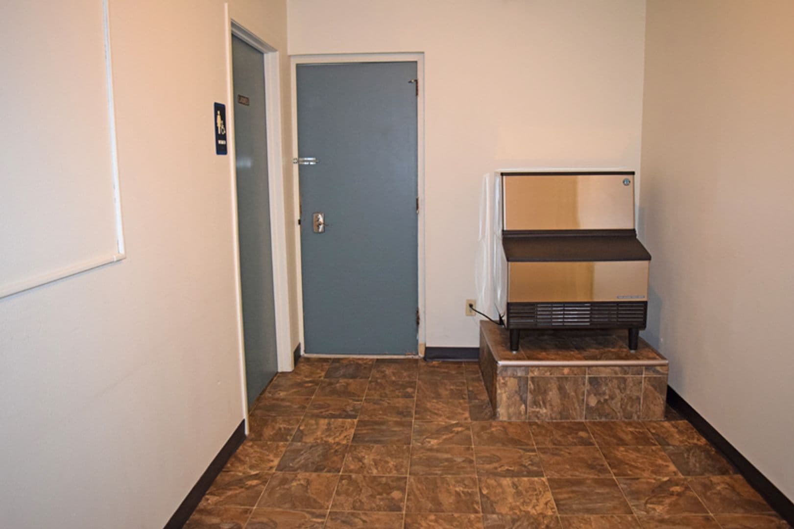 Billings Apartment: 3404 2nd Ave. N. #26