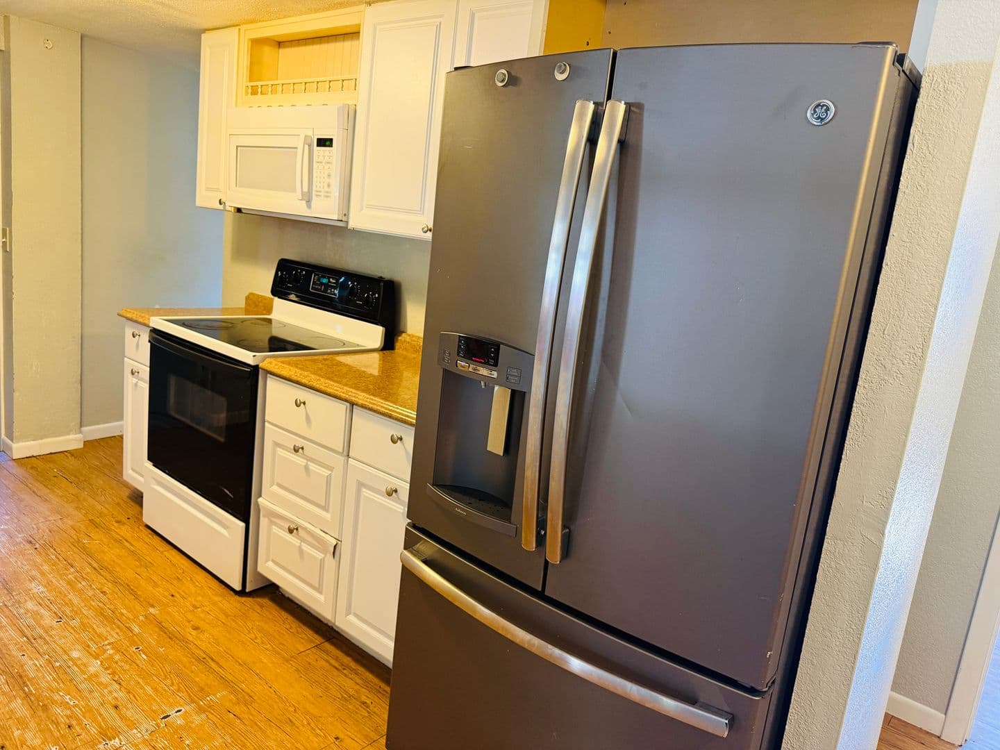 Billings Apartment: 1006 Howard Ave.