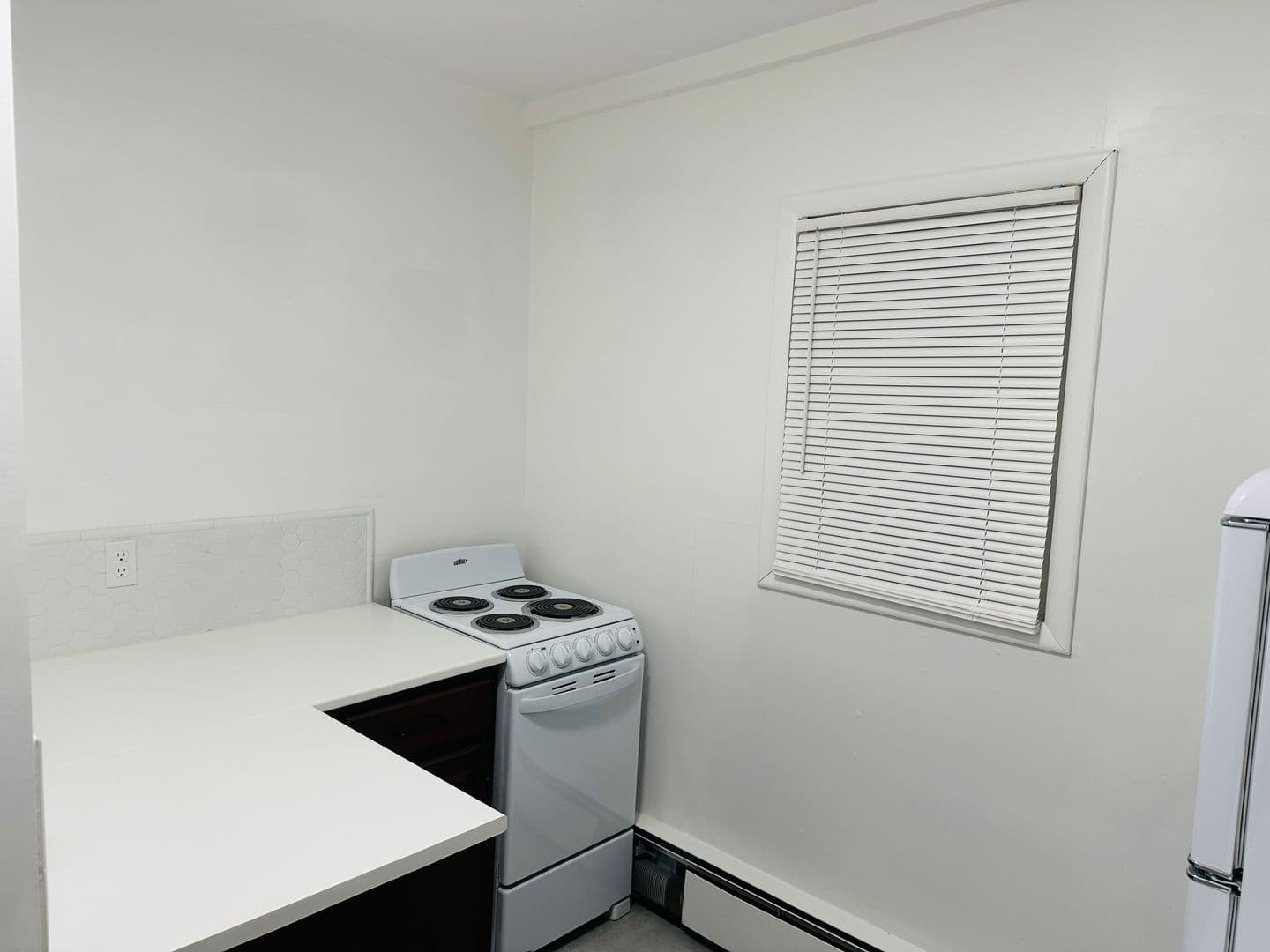 Laurel Apartment: 711 E. Main St. #5