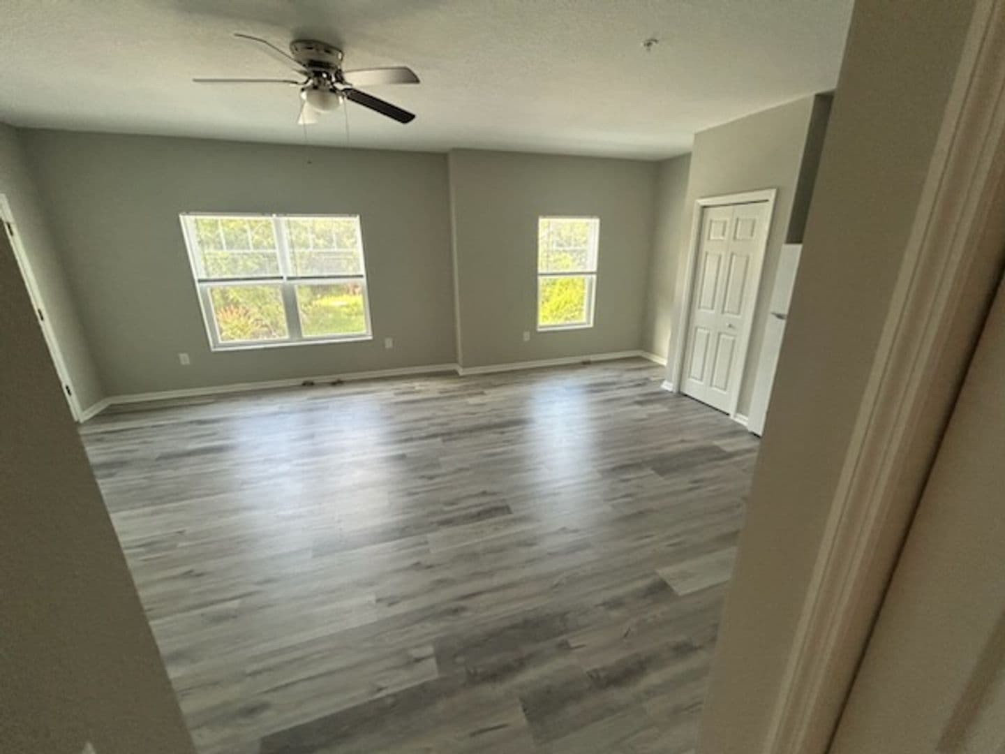 Spring Hill Apartment: 7960 Pinehurst Drive