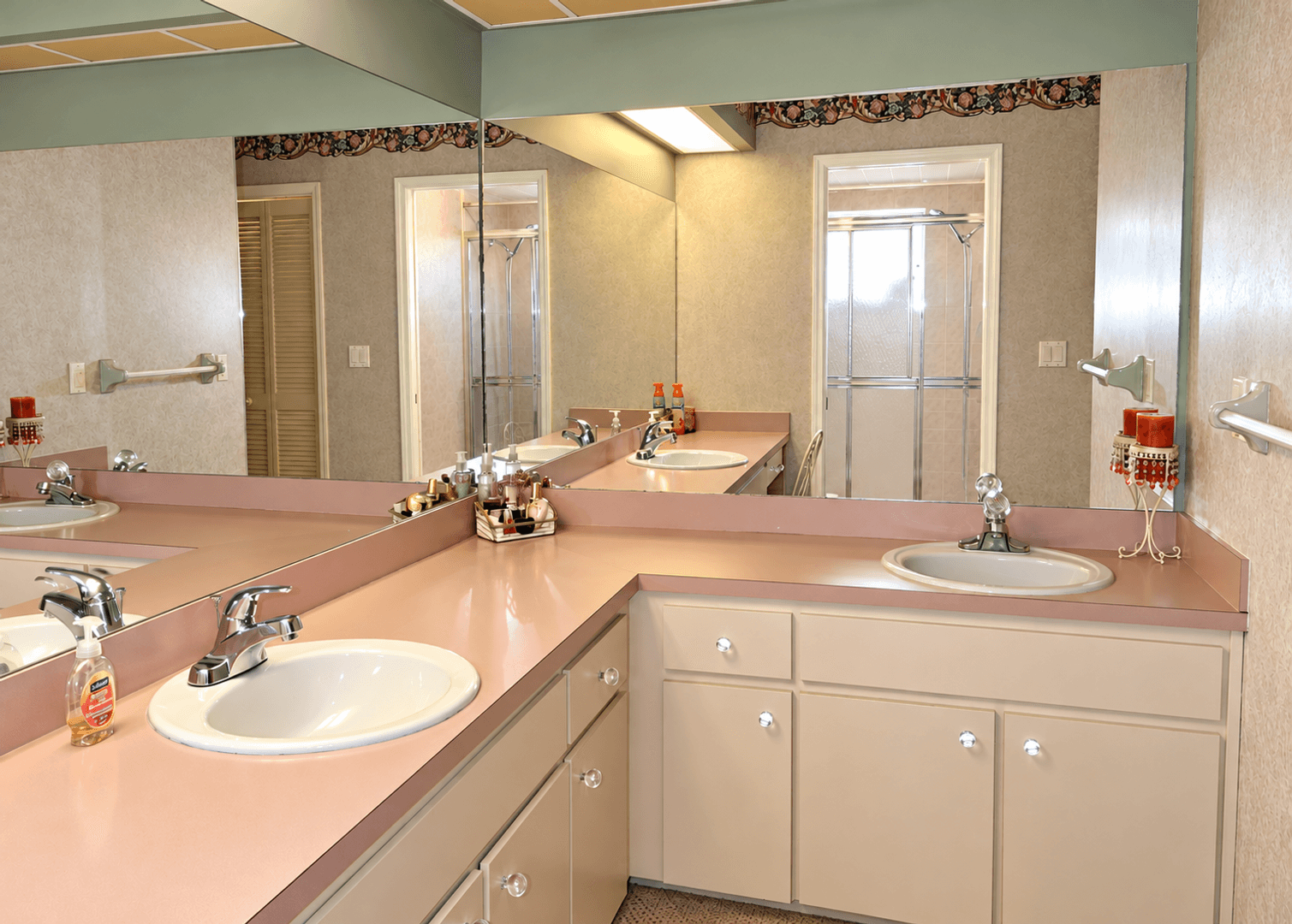 Spring hill House: 3026 Lackland Ave
