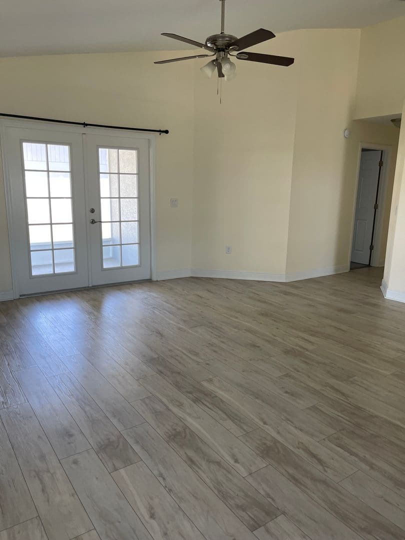 Hudson House: 10114 Briar Circle