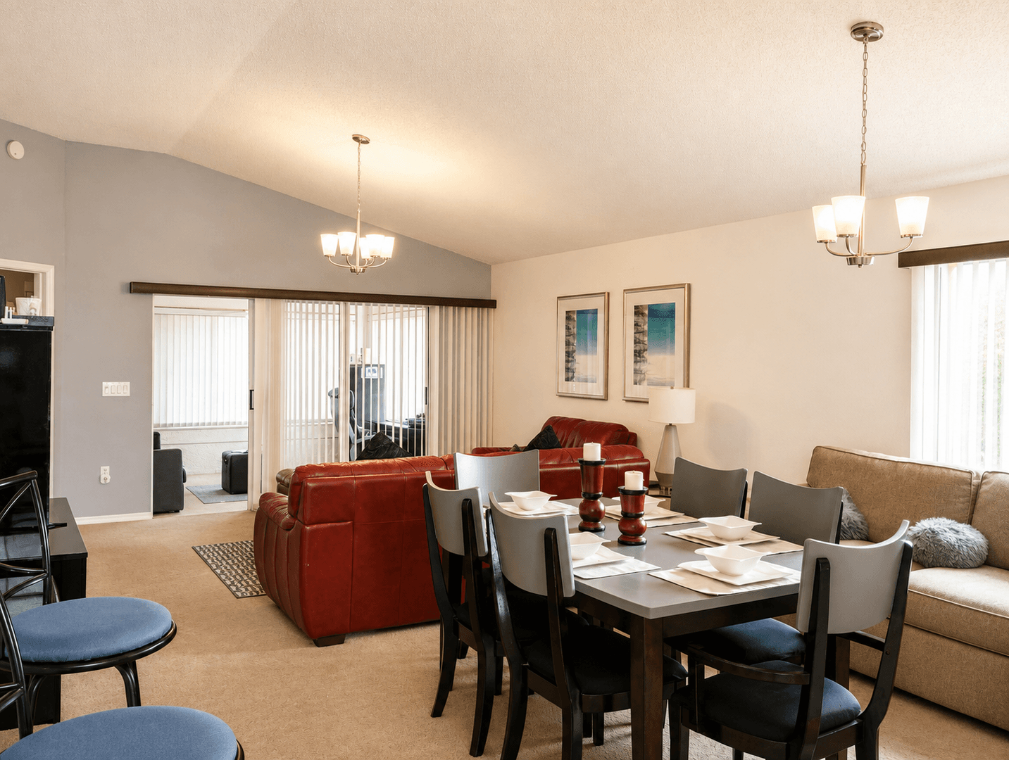 Hudson House: 14144 Whitecap Ave