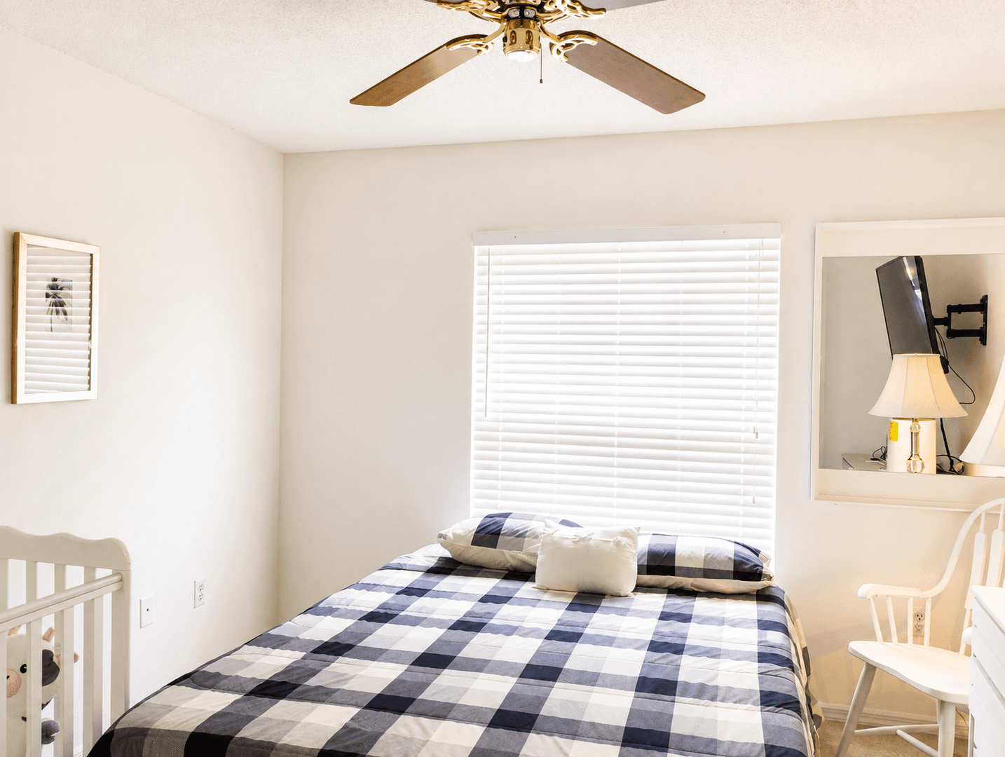 Hudson House: 14144 Whitecap Ave