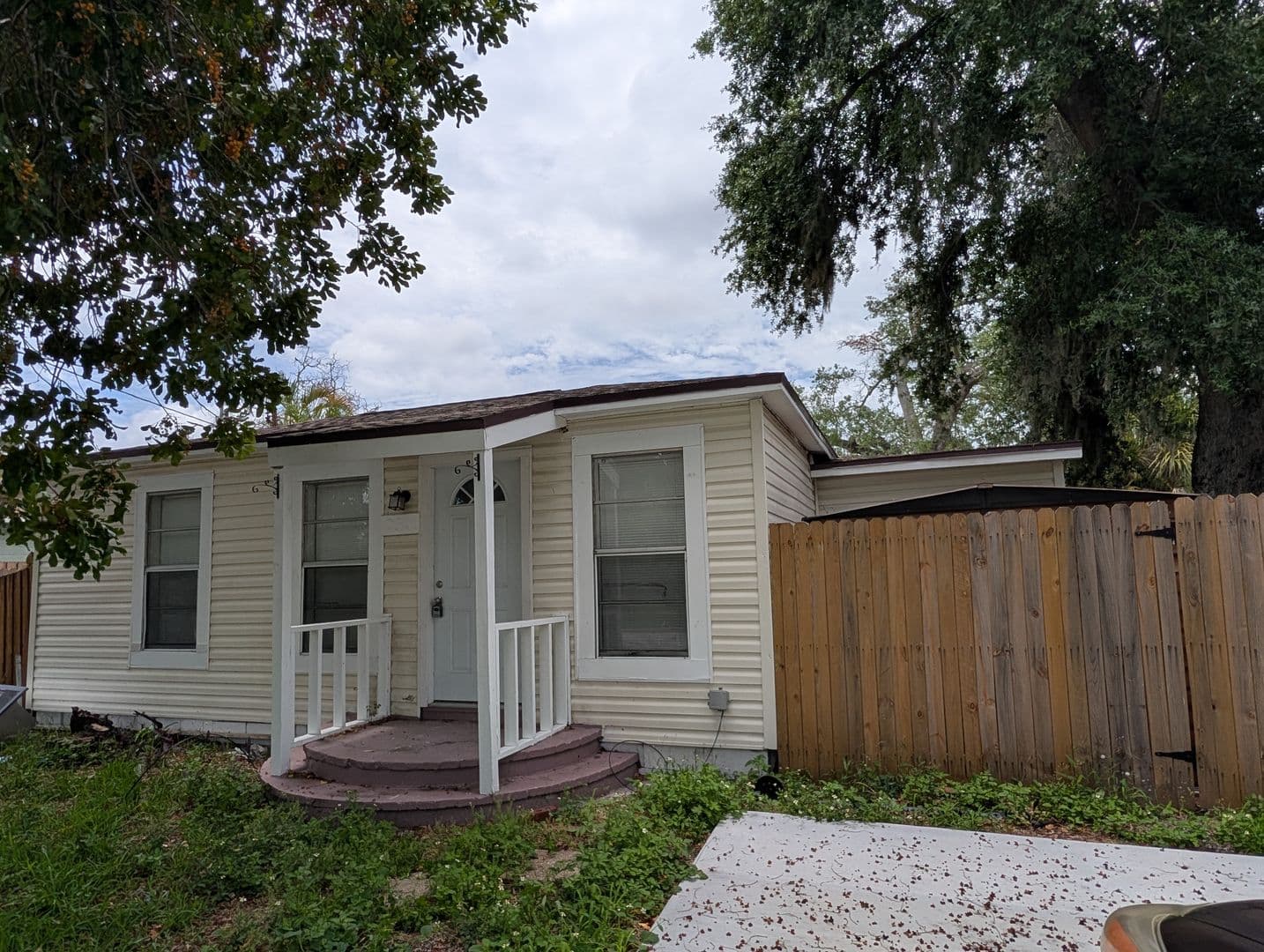 Saint Petersburg House: 230 Mystic Lake Dr North