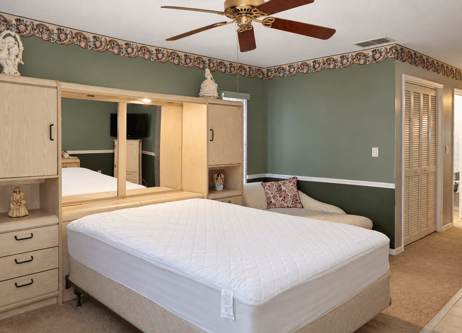 Spring hill House: 3026 Lackland Ave