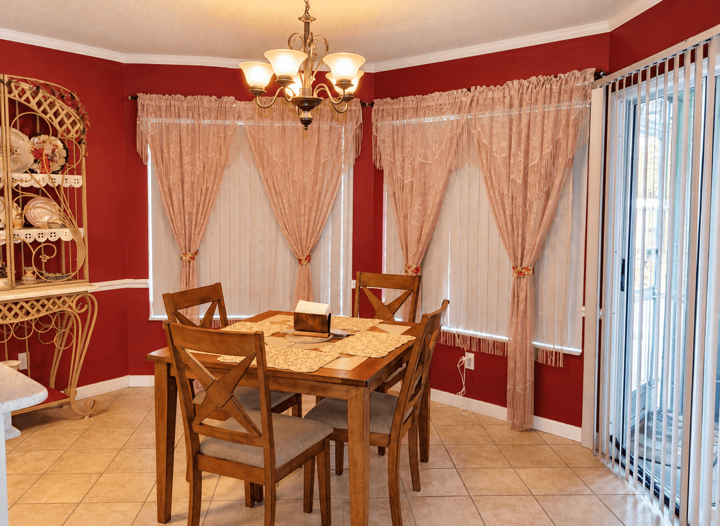 Spring hill House: 3026 Lackland Ave