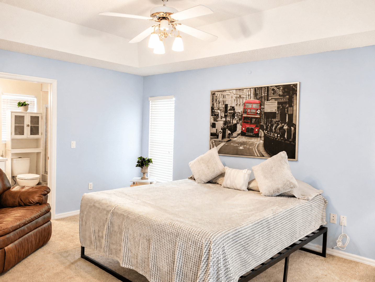 Hudson House: 14144 Whitecap Ave