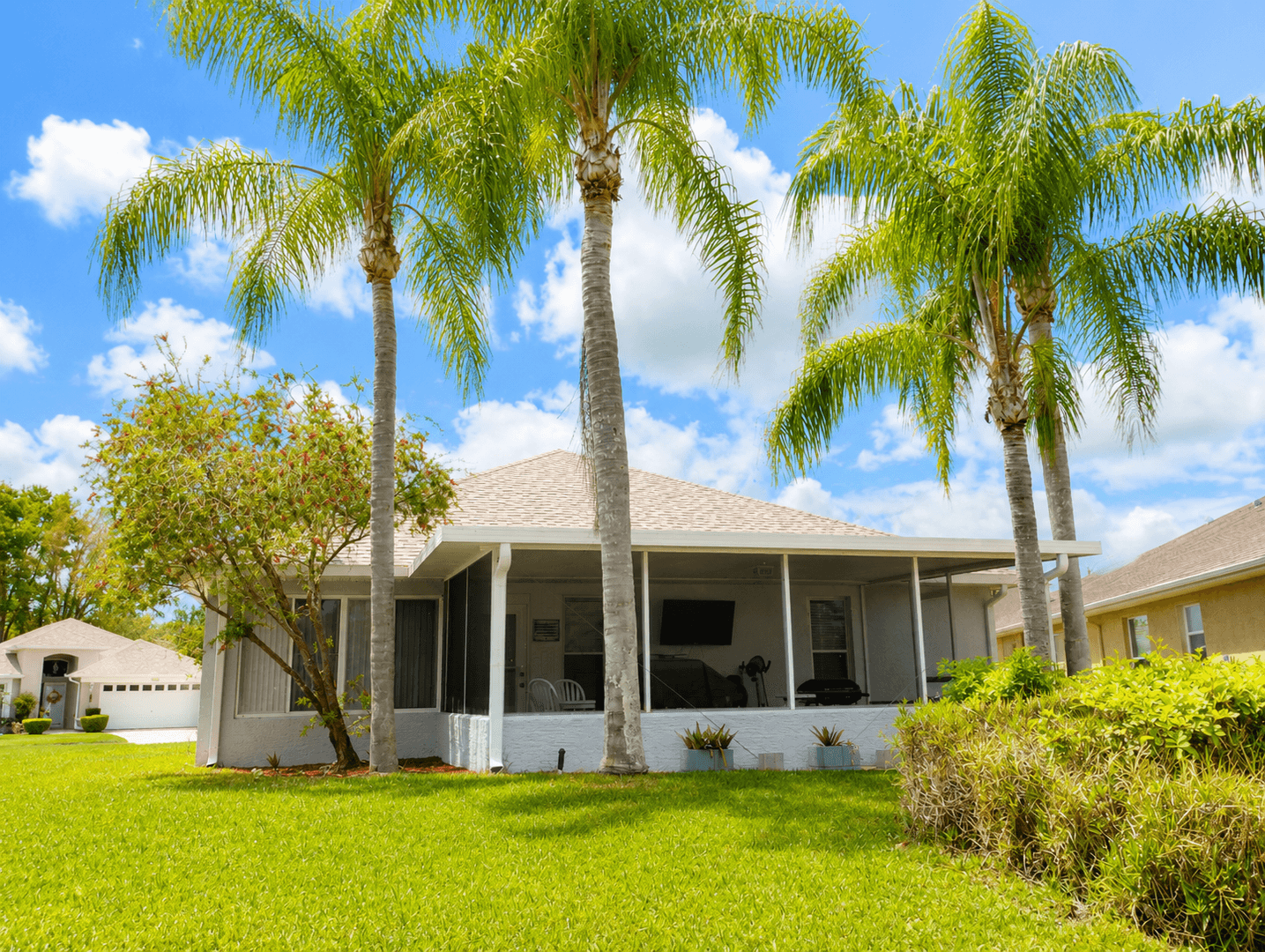 Hudson House: 14144 Whitecap Ave
