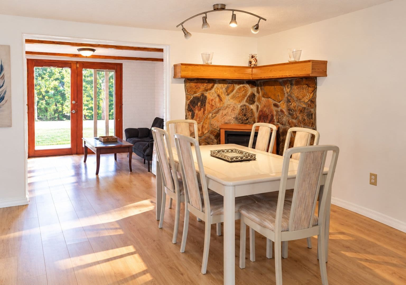 Hudson House: 14709 Fair Oak Way