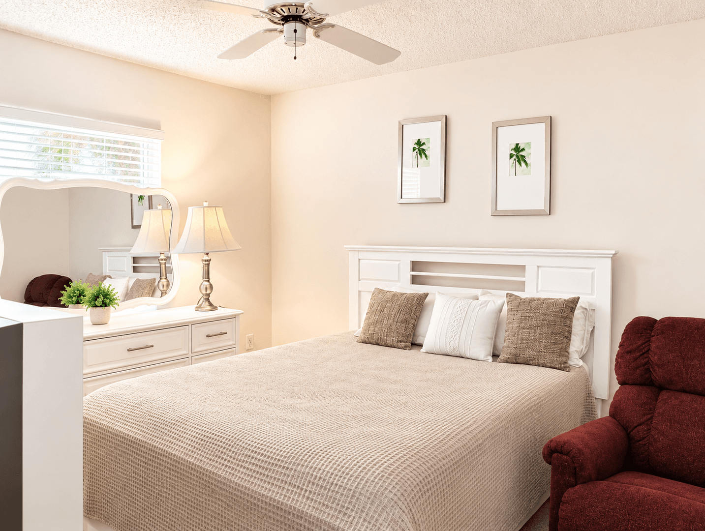 Hudson House: 14144 Whitecap Ave
